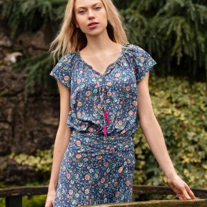 Blouse with ties
