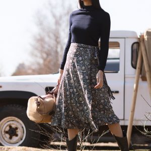 Wrap skirt with frill Gold flower black