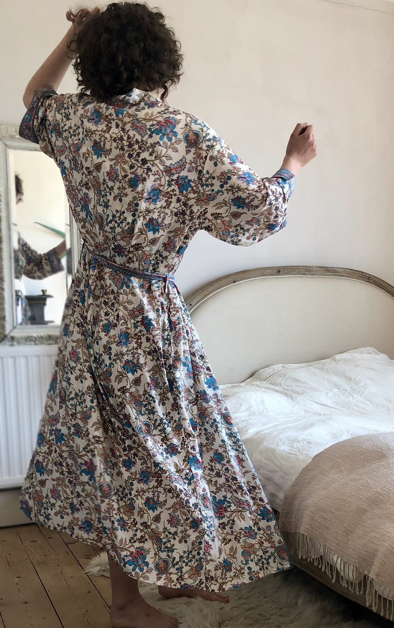 Long Kimono in White Briar Rose with gold-3