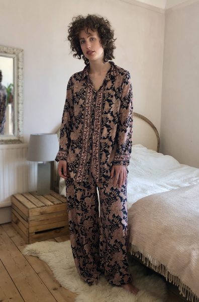 Silky Pyjamas in Lily Black with gold-1