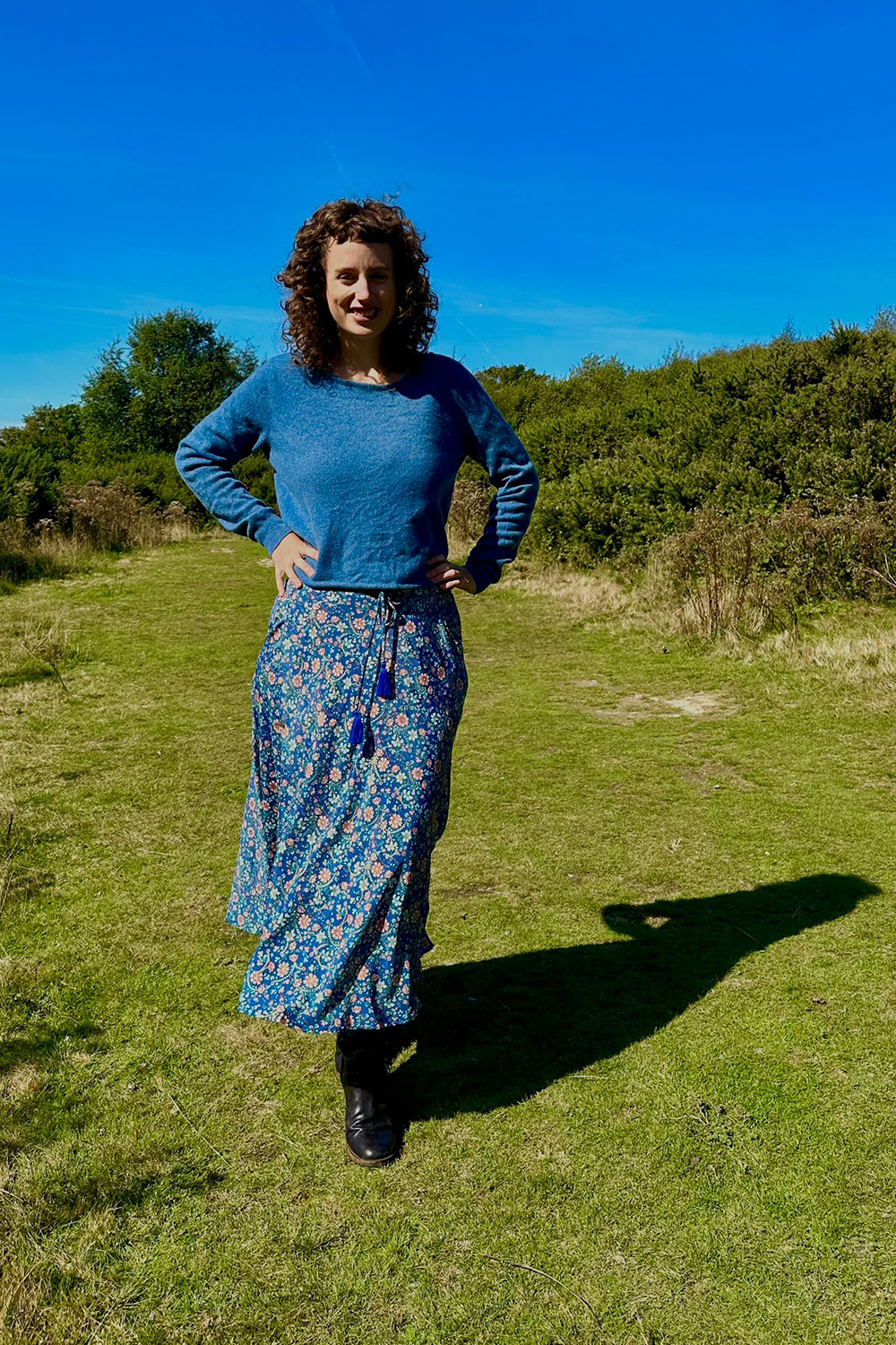 Pocket Skirt in Blue Daisy Gold 1-2