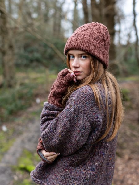 GPC_WOODLAND HEATHER JUMPER 2 WITH HAND WARMERS AND HAT IN CLAY