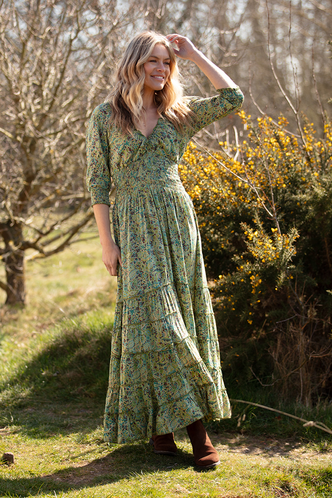 gypsy dress Crochet The exotic look includes a dress and a head wrap Boho Mini Dress, Sundress, Wrap