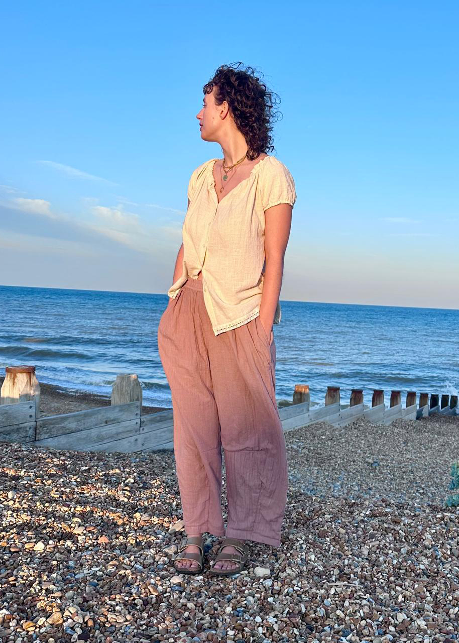 Barrel trousers cotton linen in clay with cream Nancy blouse 3